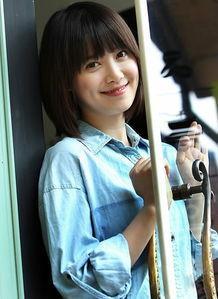 男女艺人最新情感爆料大全,明星恋情揭秘，甜蜜与纠葛并存  第2张